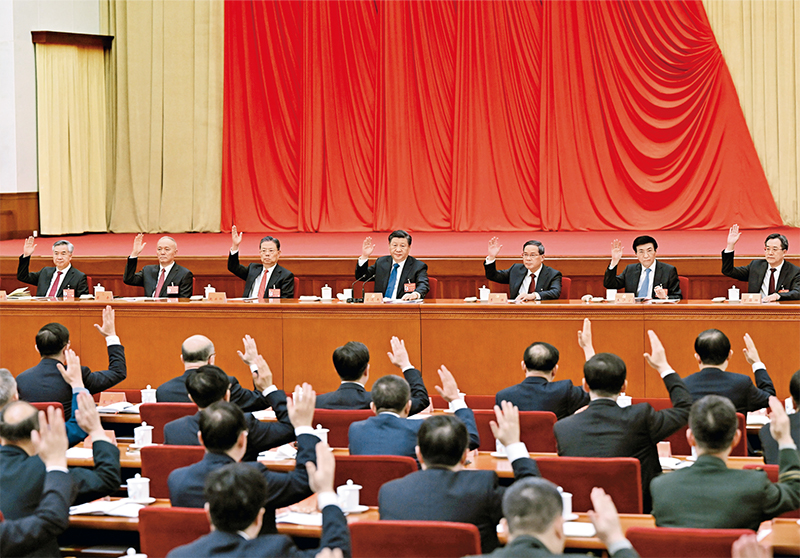 太阳集团第二十届中央委员会第二次全体会议,于2023年2月26日至28日在北京举行。这是习近平、李强、赵乐际、王沪宁、蔡奇、丁薛祥、李希等在主席台上。 新华社记者 谢环驰/摄
